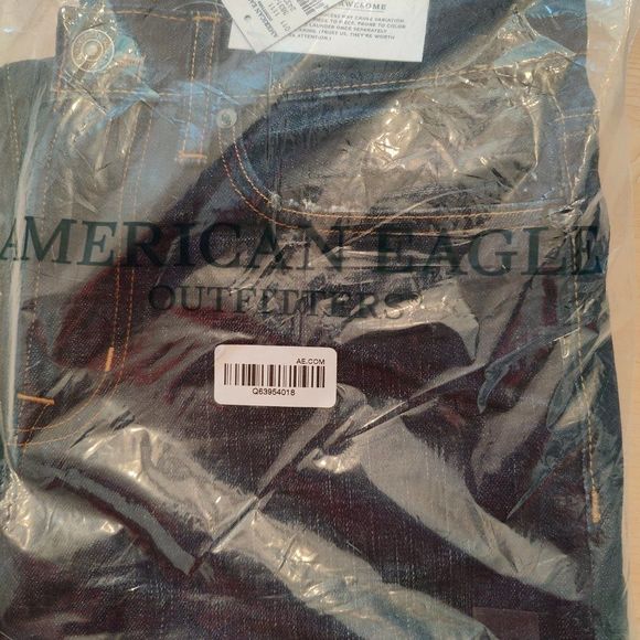 NWT American Eagle Outfitters Men's Jeans, Dark Wash, Loose fit, Size 30 x 34 - Picture 4 of 8
